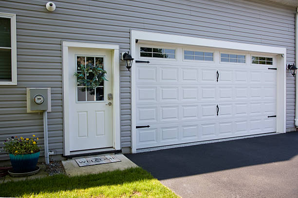24/7 Emergency Garage Door Panel Replacement experts in Ceresco, NE